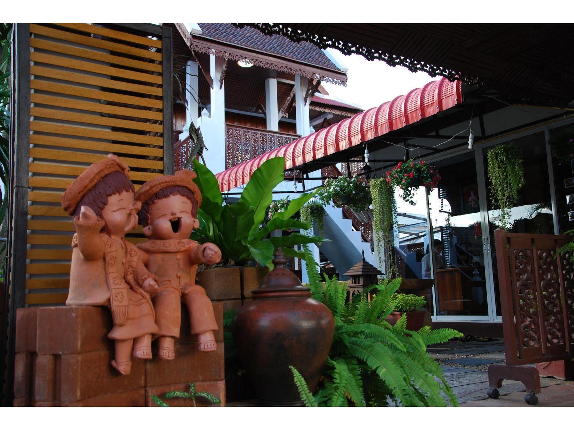 Grand Lanna Hotel Chiang Mai Buitenkant foto