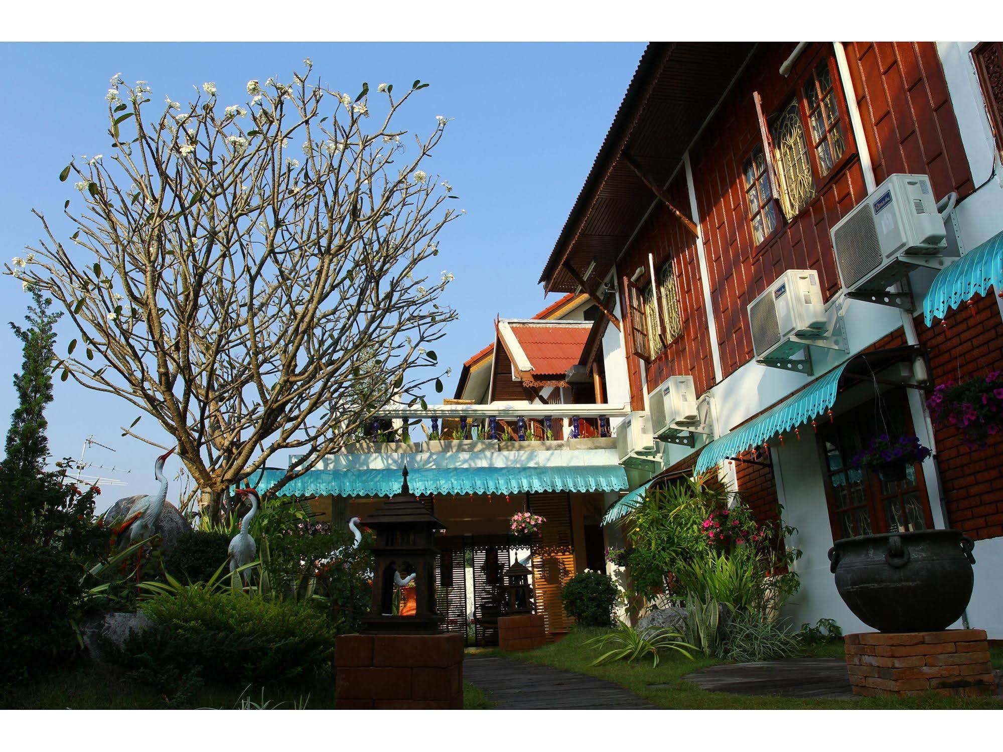 Grand Lanna Hotel Chiang Mai Buitenkant foto