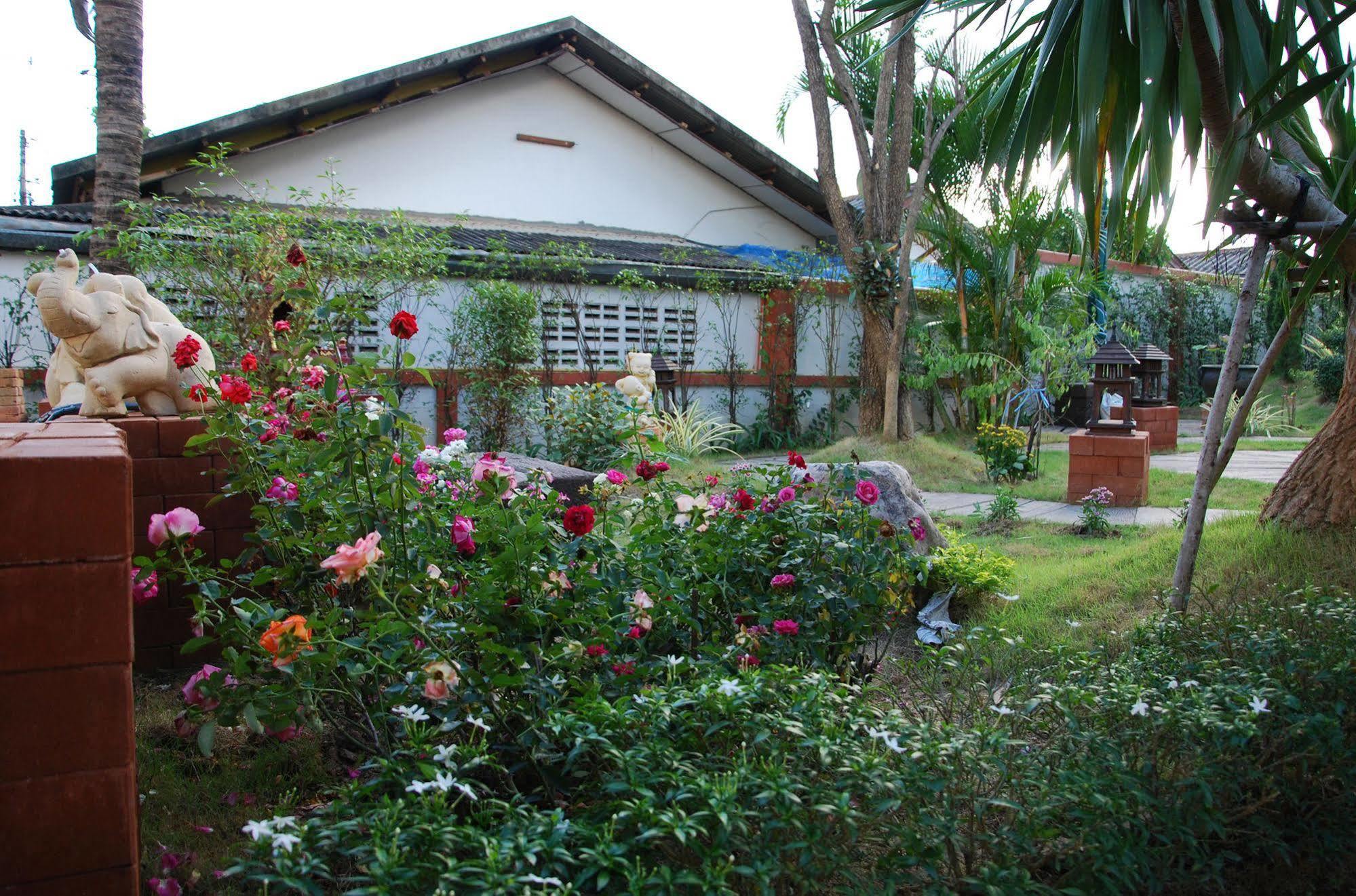 Grand Lanna Hotel Chiang Mai Buitenkant foto