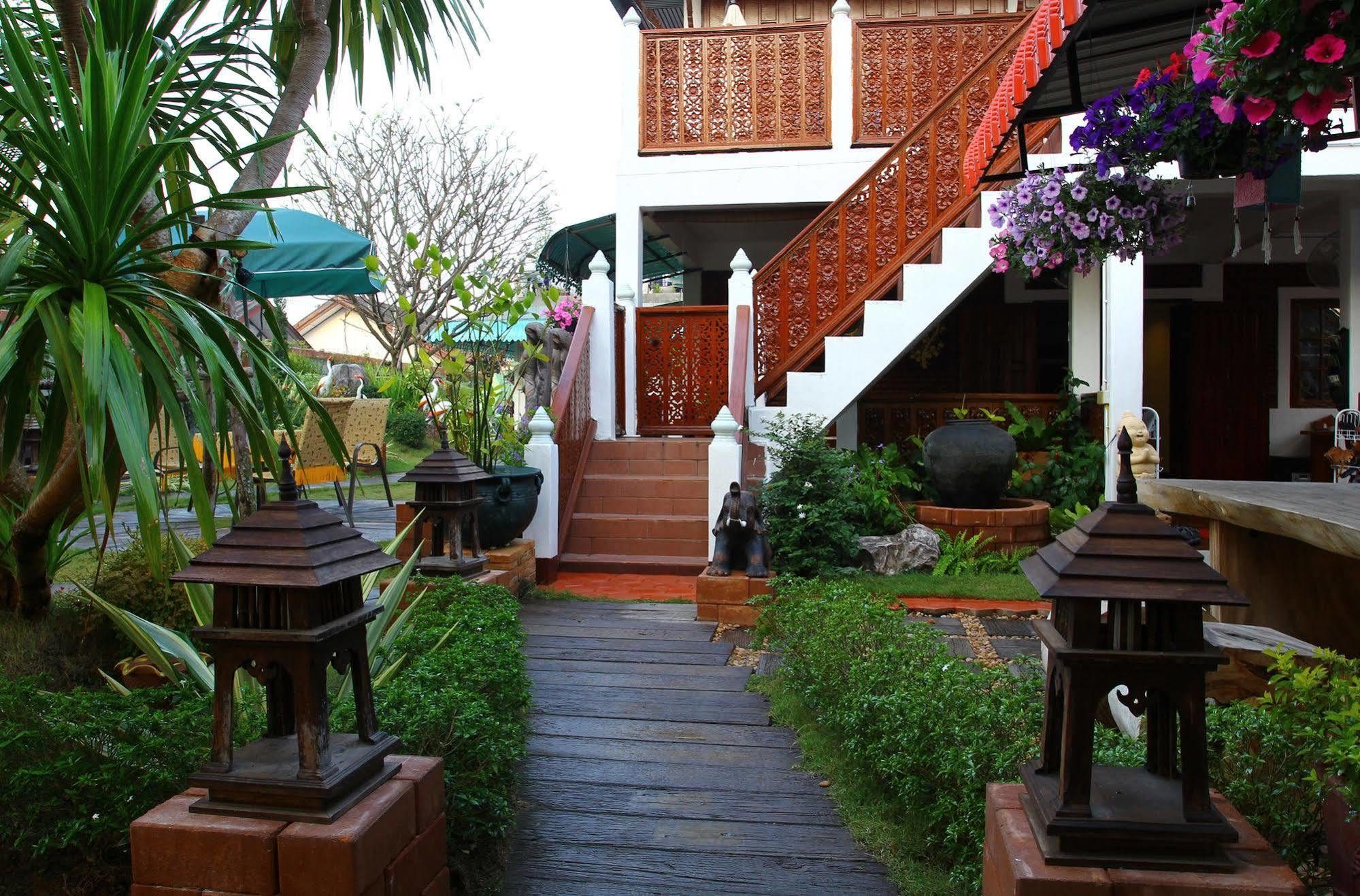 Grand Lanna Hotel Chiang Mai Buitenkant foto