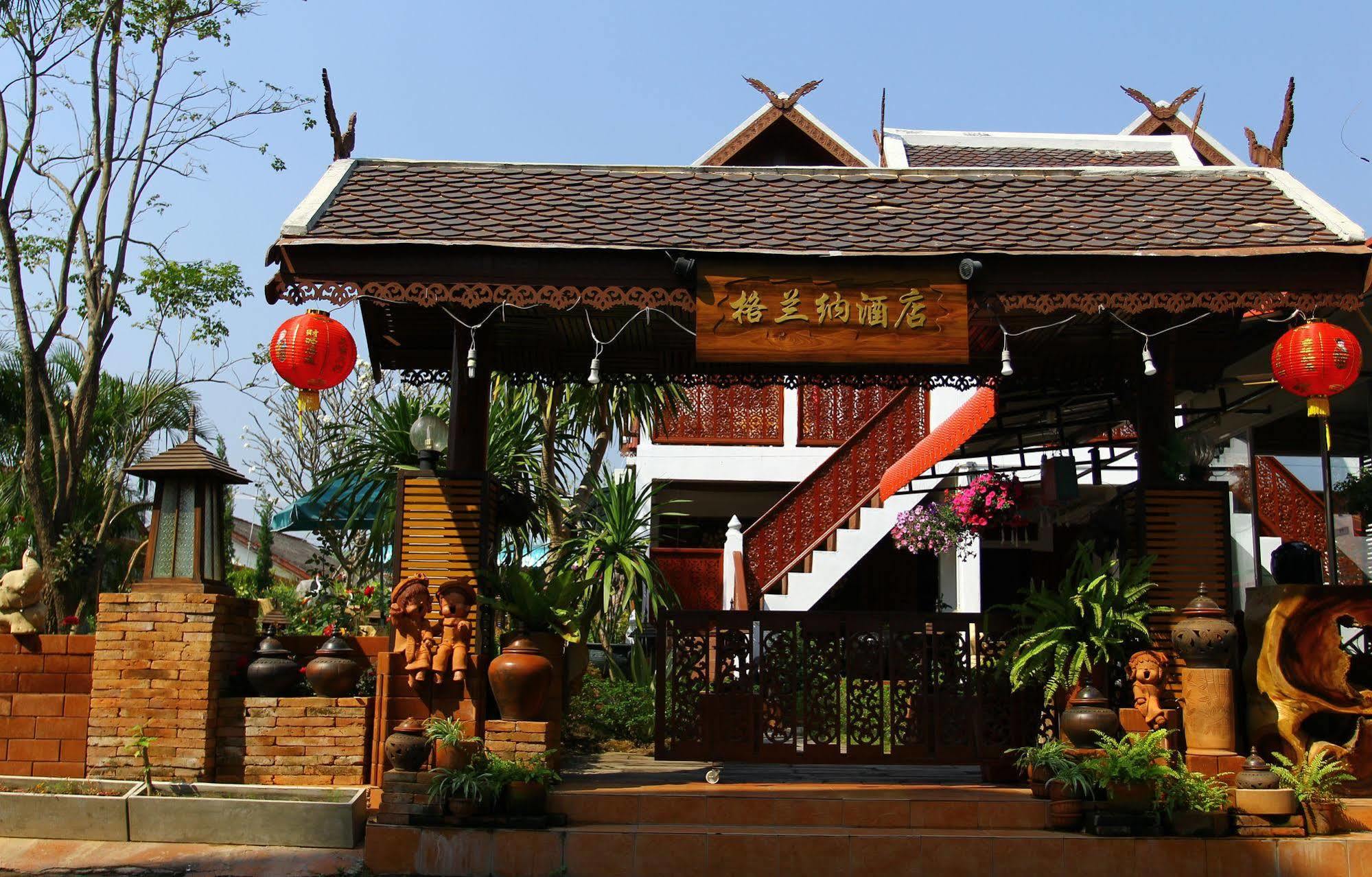 Grand Lanna Hotel Chiang Mai Buitenkant foto